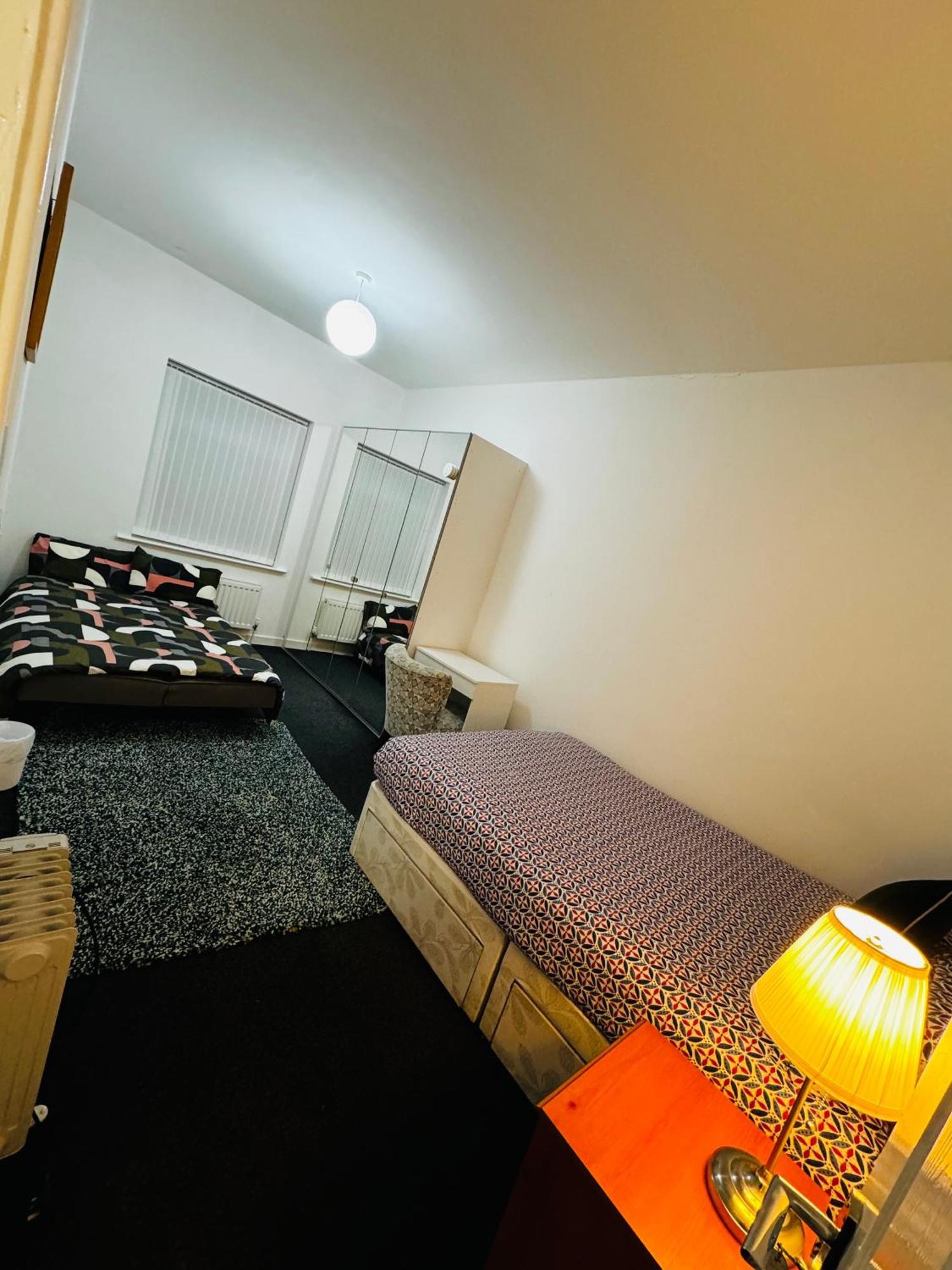 Liberty Inn Room With Sharing Toilet And Kitchen Ливерпуль Экстерьер фото